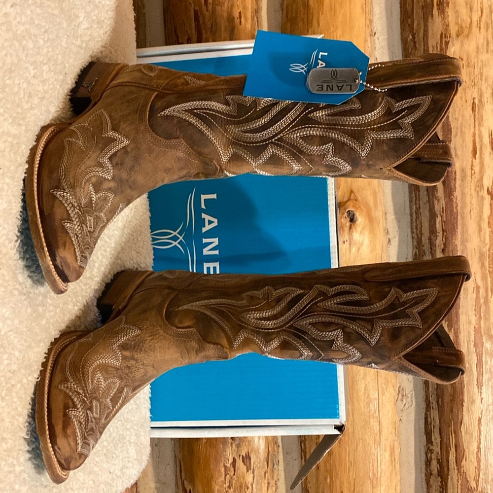 Lane Saratoga Square toe boots. Size 8.5 (Tan)